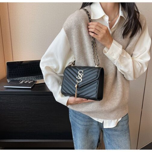 Stylish Chain Shoulder Bags - Image 9